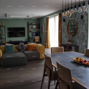 Rovinj. Stan na prvom katu kuće