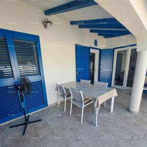 Samostojeća kuća s atrijem,  400 m od mora – Barbariga