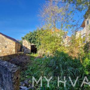 Šarmantna kamena kućica u Vrisniku