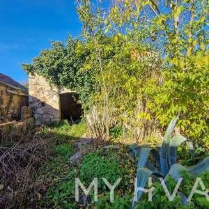 Šarmantna kamena kućica u Vrisniku