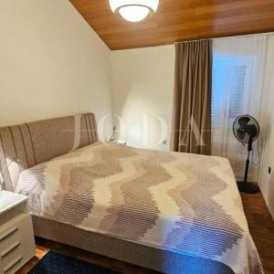 Selce stan sa okućnicom i parkingom blizu mora