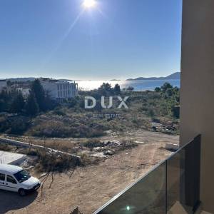 ŠIBENIK, VODICE – Luksuzni stan u blizini plaže s pogledom na more