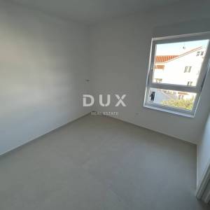 ŠIBENIK, VODICE – Luksuzni stan u blizini plaže s pogledom na more