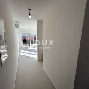 ŠIBENIK, VODICE – Luksuzni stan u blizini plaže s pogledom na more