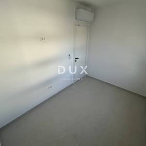 ŠIBENIK, VODICE – Luksuzni stan u blizini plaže s pogledom na more