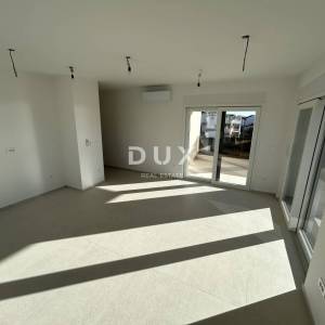 ŠIBENIK, VODICE – Luksuzni stan u blizini plaže s pogledom na more