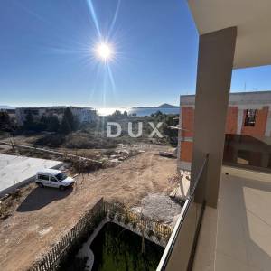 ŠIBENIK, VODICE – Luksuzni stan u blizini plaže s pogledom na more