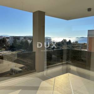 ŠIBENIK, VODICE – Luksuzni stan u blizini plaže s pogledom na more