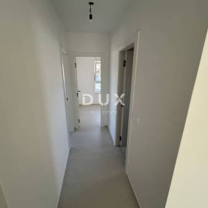 ŠIBENIK, VODICE – Luksuzni stan u blizini plaže s pogledom na more