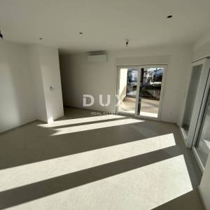 ŠIBENIK, VODICE – Luksuzni stan na top lokaciji, blizina plaže