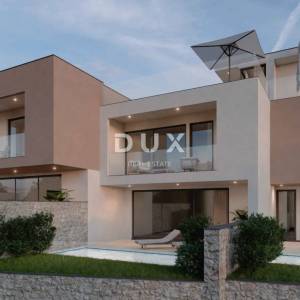 ŠIBENIK, VODICE – Luksuzni triplex s bazenom i pogledom na more