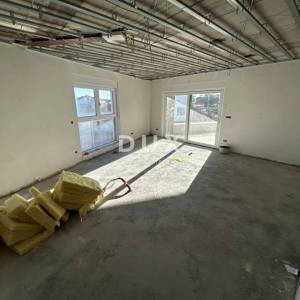 ŠIBENIK, VODICE – Novogradnja, lift, pogled na more, minutu od plaže