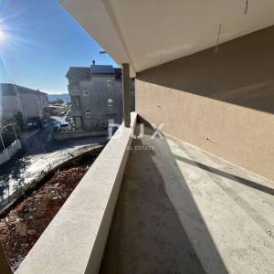 ŠIBENIK, VODICE – Novogradnja, lift, pogled na more, minutu od plaže