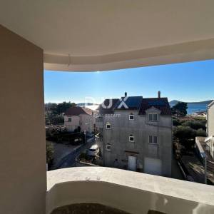 ŠIBENIK, VODICE – Penthouse s liftom, minutu od plaže