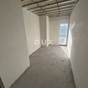 ŠIBENIK, VODICE – Penthouse s liftom, minutu od plaže