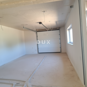 ŠIBENIK, VODICE – Samostojeća moderna vila s bazenom u izgradnji