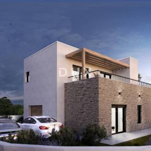 ŠIBENIK, VODICE – Samostojeća moderna vila s bazenom u izgradnji