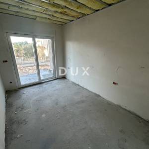 ŠIBENIK, VODICE – Stan u prizemlju novogradnje minutu od plaže