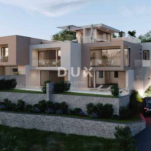 ŠIBENIK, VODICE – Triplex s krovnom terasom, bazenom i top pogledom