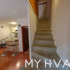 Skrivena kamena kuća u Jelsi