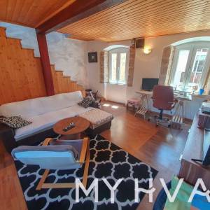 Skrivena kamena kuća u Jelsi