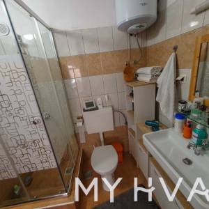 Skrivena kamena kuća u Jelsi