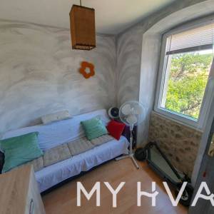 Skrivena kamena kuća u Jelsi