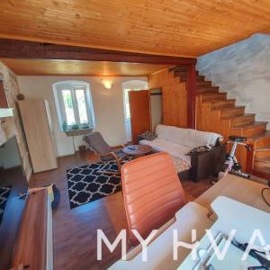 Skrivena kamena kuća u Jelsi