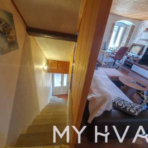 Skrivena kamena kuća u Jelsi