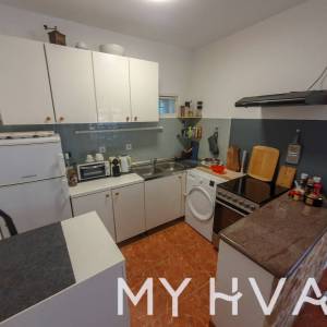 Skrivena kamena kuća u Jelsi