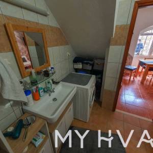 Skrivena kamena kuća u Jelsi