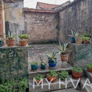 Skrivena kuća na Rivi u Jelsi