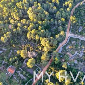 Skrivene kamene kolibe u Mudrom Dolcu