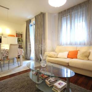 Split, Žnjan, prodaja 2soban stan, parking