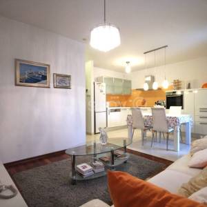 Split, Žnjan, prodaja 2soban stan, parking