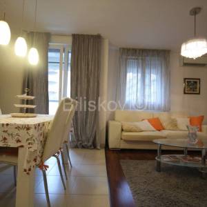 Split, Žnjan, prodaja 2soban stan, parking