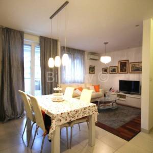 Split, Žnjan, prodaja 2soban stan, parking