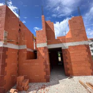 Stan na atraktivnoj lokaciji sa parkirnim mjestom i ostavom - stan B/Z1, Premanturska cesta