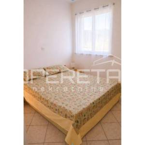 Stan na samoj obali Baćinkih jezera, Baćina, Ploče