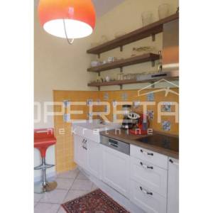 Stan na samoj obali Baćinkih jezera, Baćina, Ploče