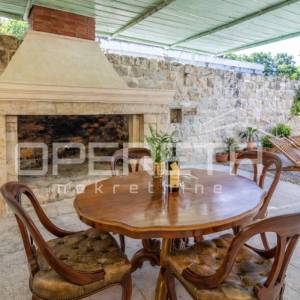 Stan na samoj obali Baćinkih jezera, Baćina, Ploče