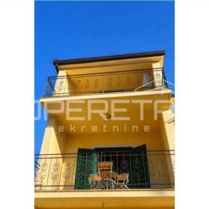 Stan na samoj obali Baćinkih jezera, Baćina, Ploče