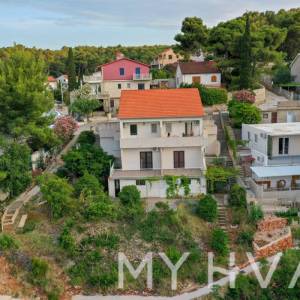 Stan u kući prvi red do mora