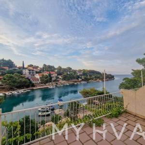 Stan u kući prvi red do mora