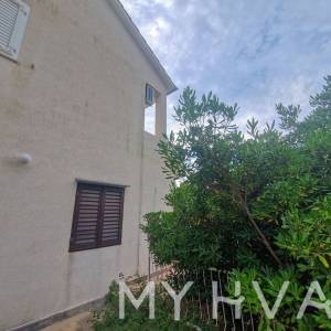 Stan u kući prvi red do mora