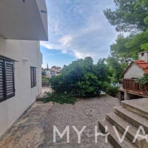 Stan u kući prvi red do mora