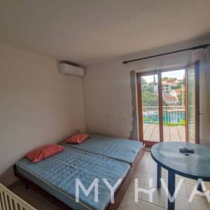 Stan u kući prvi red do mora