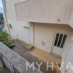 Stan u kući prvi red do mora