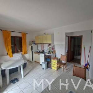 Stan u kući prvi red do mora