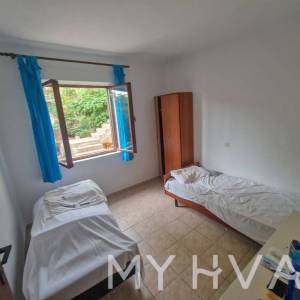 Stan u kući prvi red do mora